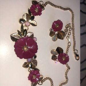 Flower necklace with earrings